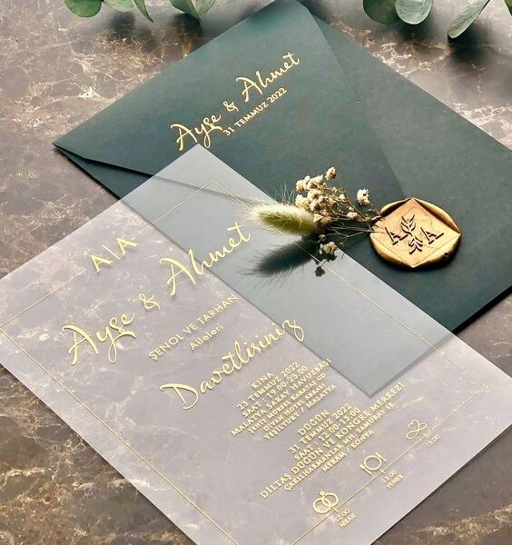 Faire part en acrylique dans enveloppe en papier