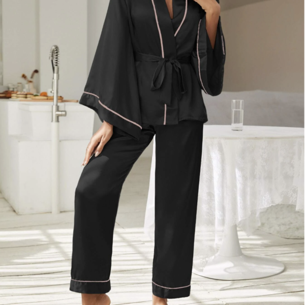 Ensemble de pyjama ceinturé en Satin