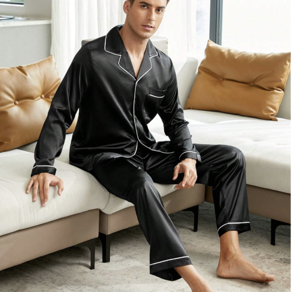 Pyjama Noir simple en Satin