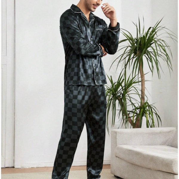 Ensemble de pyjama en satin à carreaux